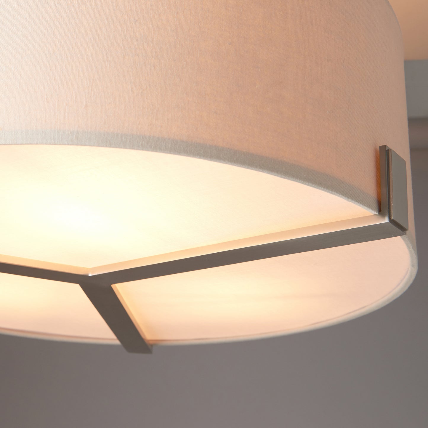 Load image into Gallery viewer, A Hayfield Pendant Light from Kikiathome.co.uk, ideal for interior decor.
